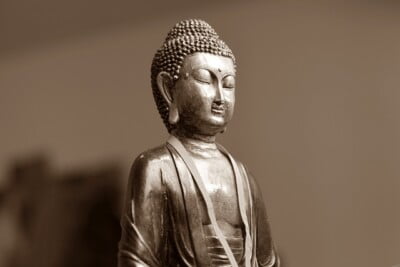 Essay on Gautam Buddha in Hindi
